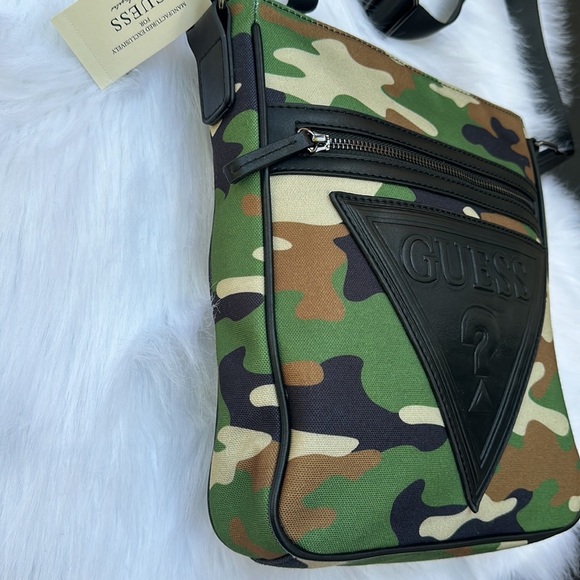 New GUESS Camo Men’s Bag - Picture 3 of 7